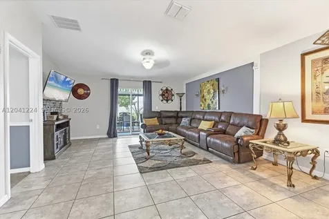16505 Myrtle Tampa FL 33598