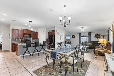 16505 Myrtle Tampa FL 33598