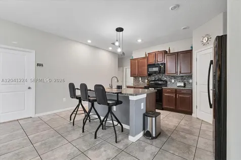 16505 Myrtle Tampa FL 33598