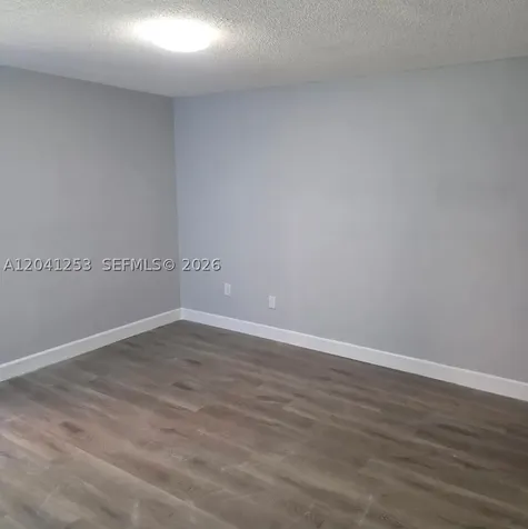 4721 NW 7th Street Miami FL 33126