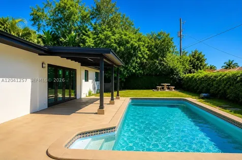19700 NE 11th Place Miami FL 33179