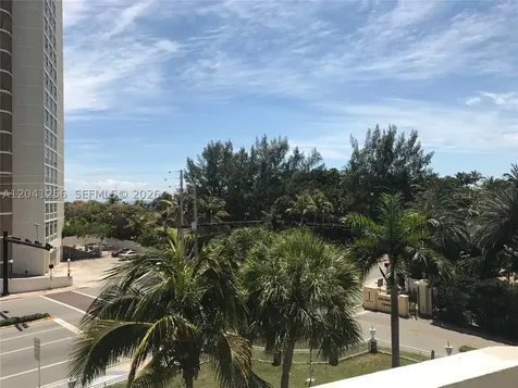 3199 S Ocean Drive Hallandale Beach FL 33009