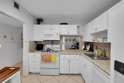 3199 S Ocean Drive Hallandale Beach FL 33009