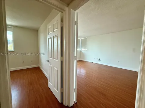 7800 Collins Avenue Miami Beach FL 33141