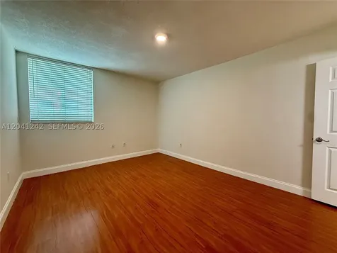 7800 Collins Avenue Miami Beach FL 33141