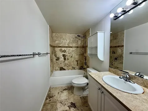 7800 Collins Avenue Miami Beach FL 33141