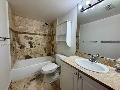 7800 Collins Avenue Miami Beach FL 33141
