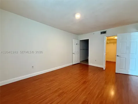 7800 Collins Avenue Miami Beach FL 33141