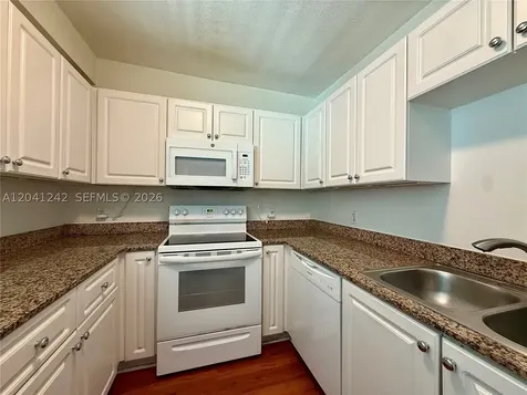 7800 Collins Avenue Miami Beach FL 33141