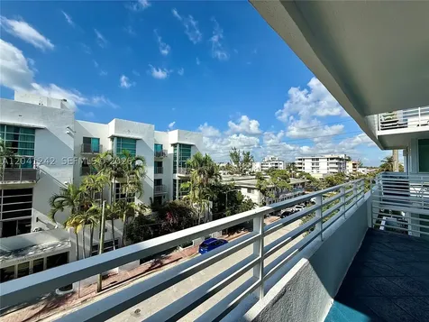 7800 Collins Avenue Miami Beach FL 33141
