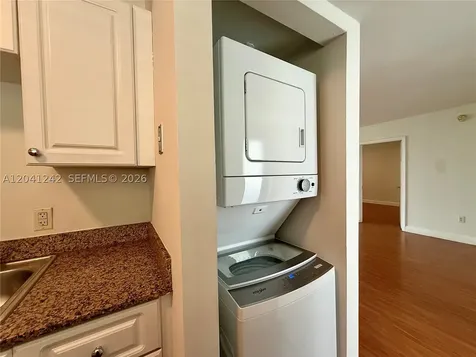 7800 Collins Avenue Miami Beach FL 33141