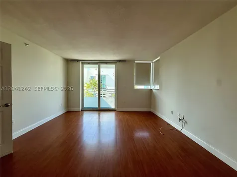 7800 Collins Avenue Miami Beach FL 33141