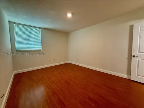 7800 Collins Avenue Miami Beach FL 33141