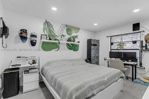 525 NW 100th Court Miami FL 33172