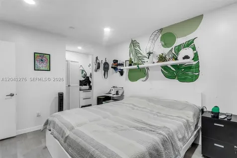 525 NW 100th Court Miami FL 33172