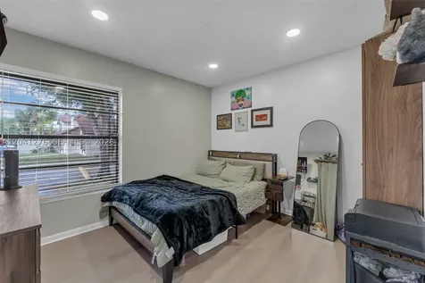 525 NW 100th Court Miami FL 33172