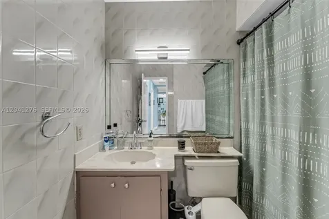525 NW 100th Court Miami FL 33172
