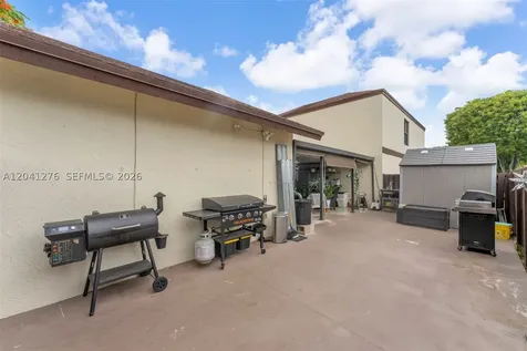 525 NW 100th Court Miami FL 33172