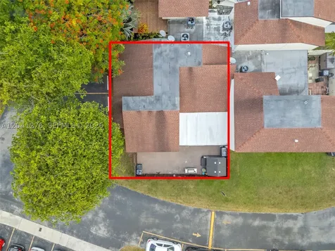525 NW 100th Court Miami FL 33172