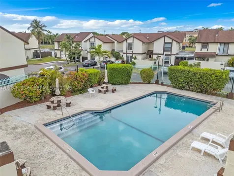 525 NW 100th Court Miami FL 33172