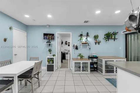525 NW 100th Court Miami FL 33172
