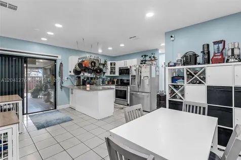 525 NW 100th Court Miami FL 33172