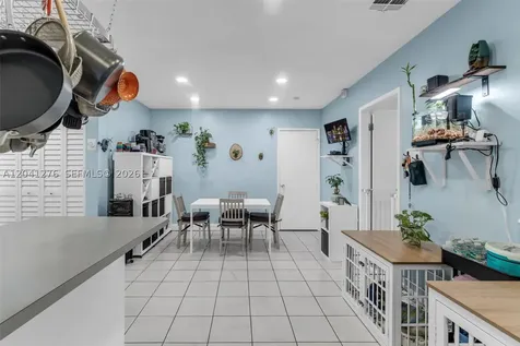 525 NW 100th Court Miami FL 33172