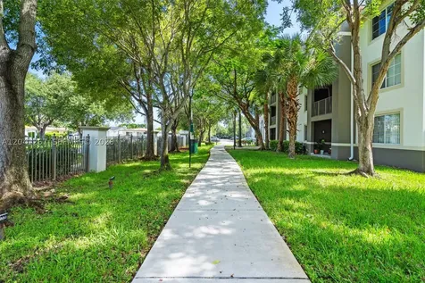 6861 SW 44th Street Miami FL 33155
