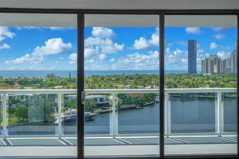 20515 E Country Club Drive Aventura FL 33180