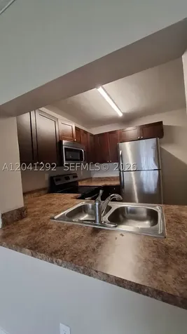 496 NW 165th St Road Miami FL 33169