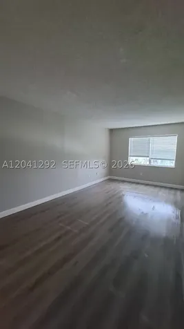 496 NW 165th St Road Miami FL 33169
