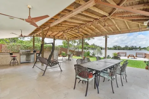 2531 NE 195th Street Miami FL 33180