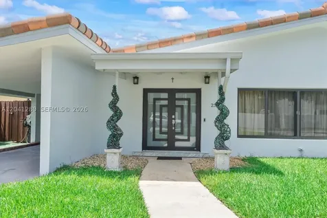 2531 NE 195th Street Miami FL 33180