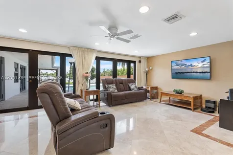 2531 NE 195th Street Miami FL 33180