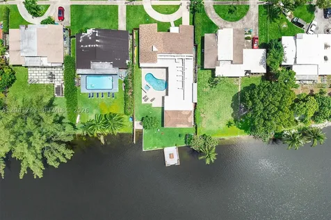 2531 NE 195th Street Miami FL 33180