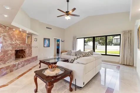 2531 NE 195th Street Miami FL 33180