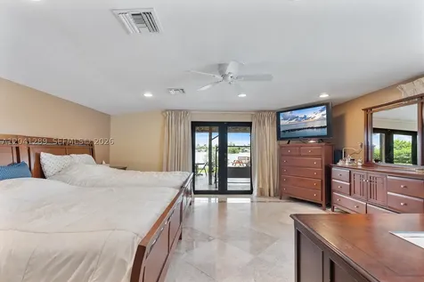 2531 NE 195th Street Miami FL 33180