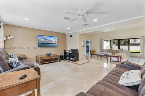 2531 NE 195th Street Miami FL 33180