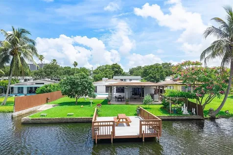 2531 NE 195th Street Miami FL 33180