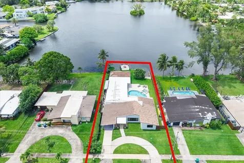 2531 NE 195th Street Miami FL 33180