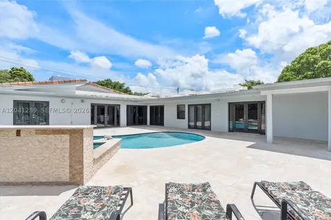 2531 NE 195th Street Miami FL 33180