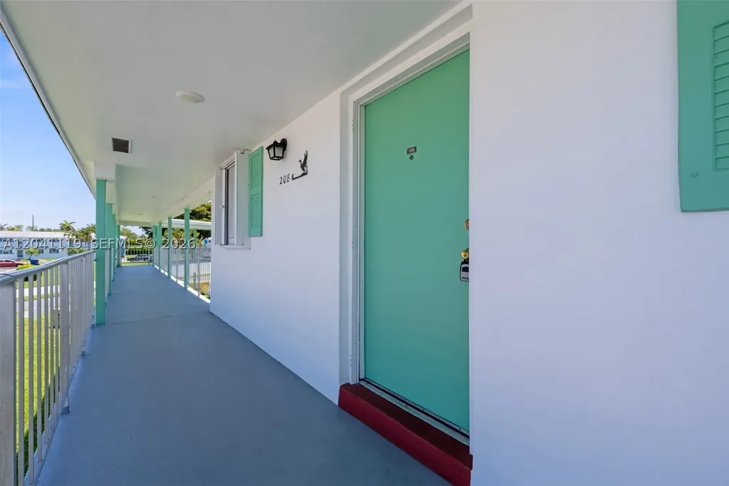 1116 Lake Terrace Boynton Beach FL 33426