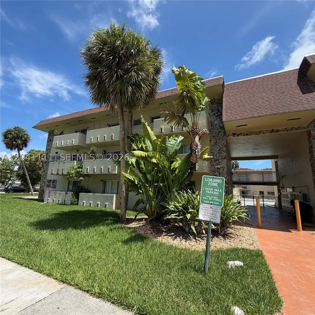 7505 SW 82nd Street Miami FL 33143