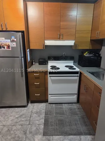 496 NW 165th St Road Miami FL 33169