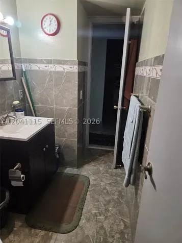496 NW 165th St Road Miami FL 33169