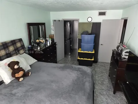 496 NW 165th St Road Miami FL 33169