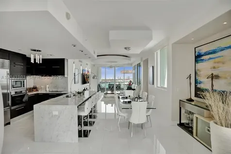900 Biscayne Boulevard Miami FL 33132