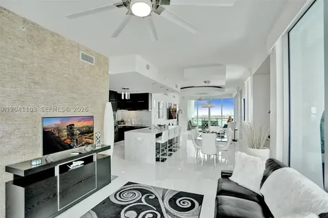 900 Biscayne Boulevard Miami FL 33132