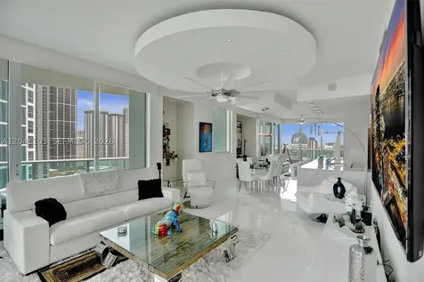 900 Biscayne Boulevard Miami FL 33132
