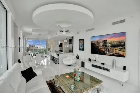 900 Biscayne Boulevard Miami FL 33132